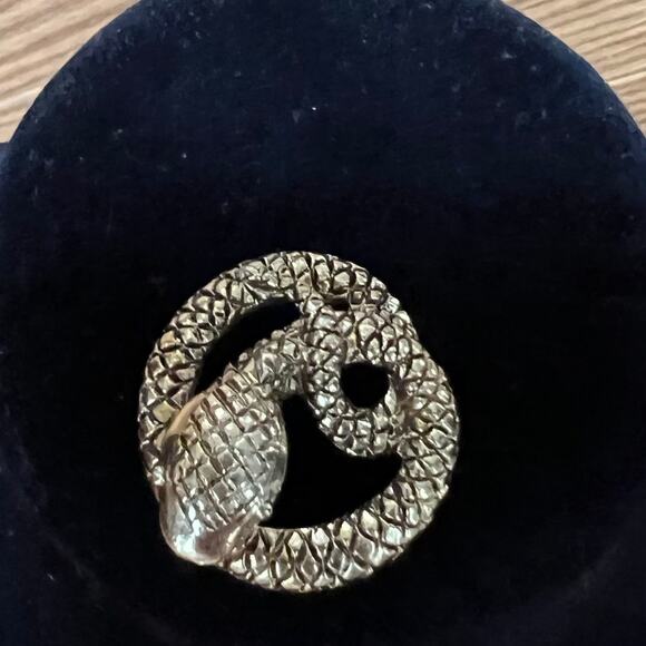 Vintage Gold Tone Coiled Snake Brooch Lapel Pin MCM Unmarked Jewelry - Picture 3 of 9
